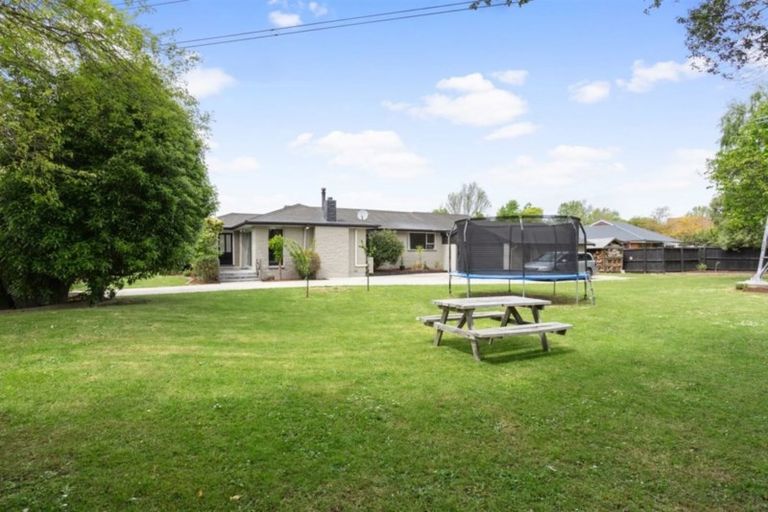 Photo of property in 25 Ambleside Drive, Burnside, Christchurch, 8053
