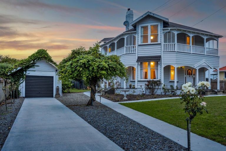 Photo of property in 68 Collins Street, Hawera, 4610