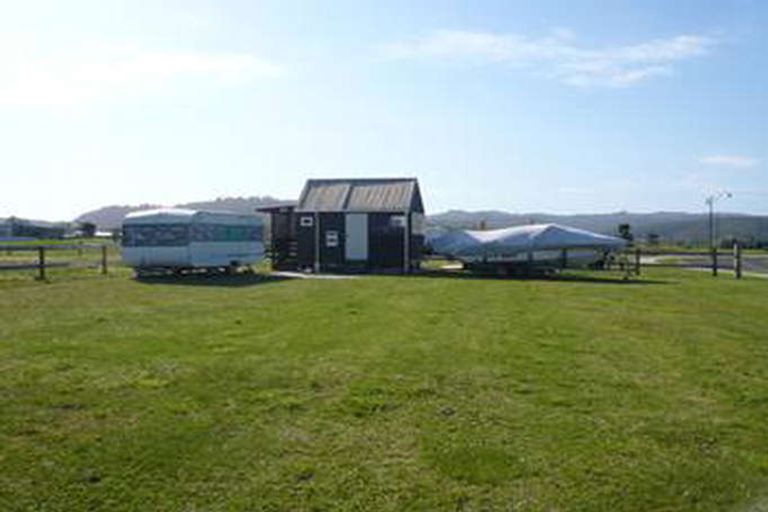 Photo of property in 163 Rangiora Crescent, Matarangi, Whitianga, 3592