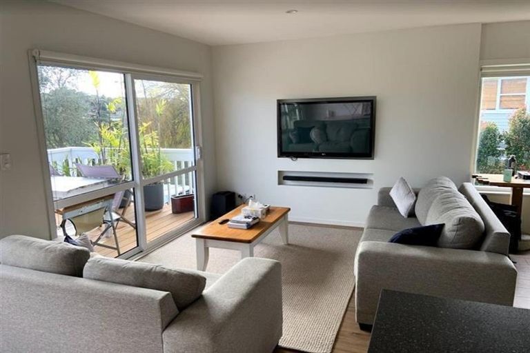Photo of property in 2/55 Velma Road, Hillcrest, Auckland, 0627