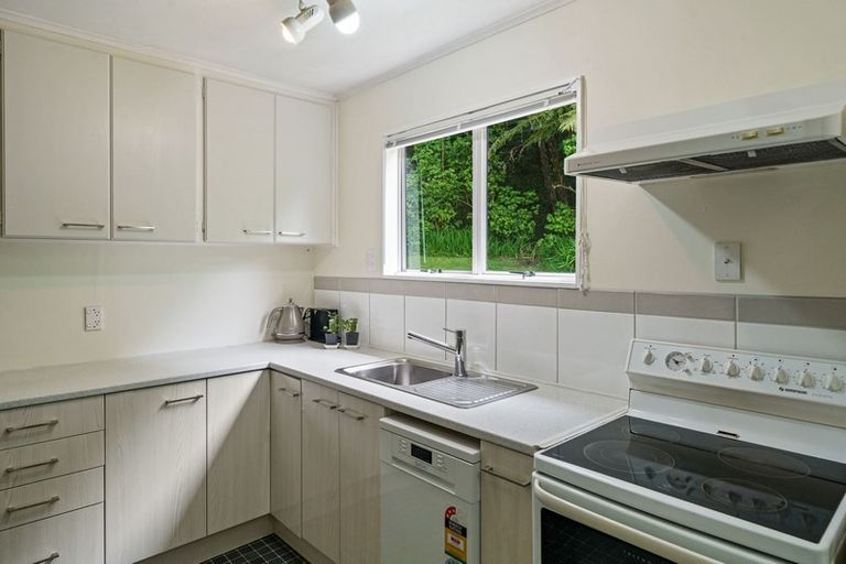 Photo of property in 18 Westhaven Drive, Tawa, Wellington, 5028