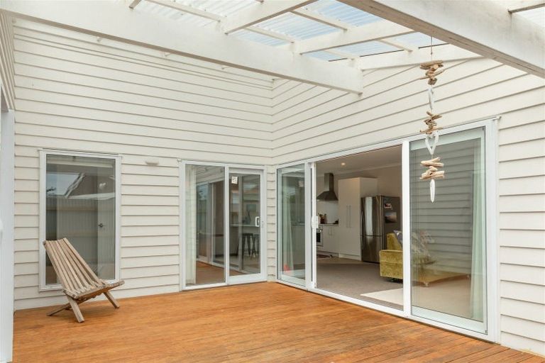 Photo of property in 9 Russell Street, Westport, 7825