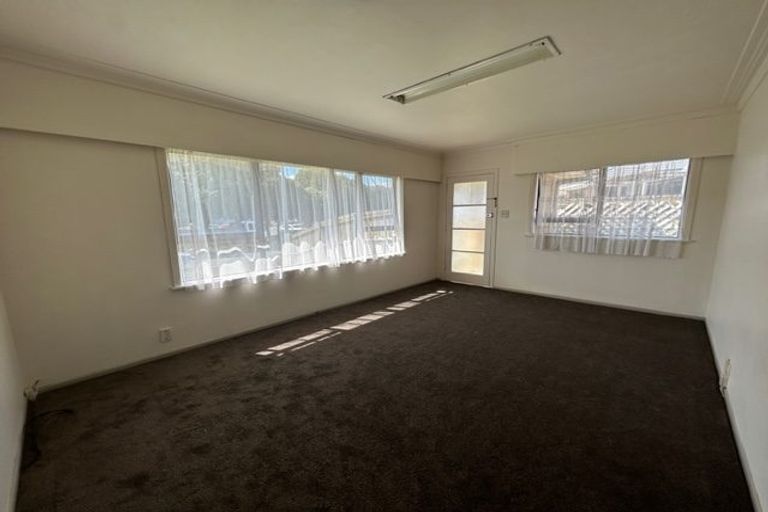 Photo of property in 3a Sutton Crescent, Papatoetoe, Auckland, 2025