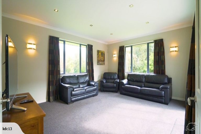 Photo of property in 10 Deavoll Place, Heathcote Valley, Christchurch, 8022