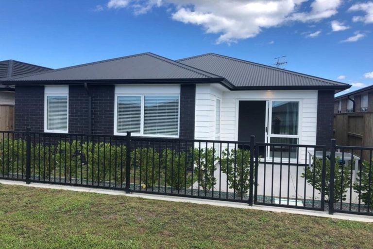 Photo of property in 12 Naeo Close, Papamoa Beach, Papamoa, 3118