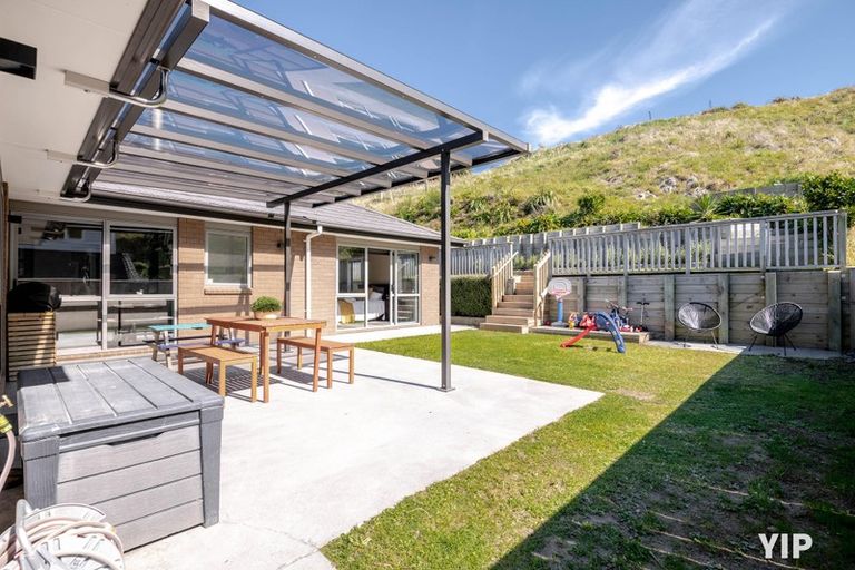 Photo of property in 21 Bickerton Rise, Churton Park, Wellington, 6037