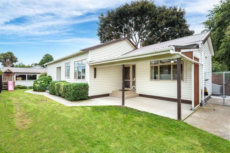 Photo of property in 2/24 Riverview Street, Beckenham, Christchurch, 8023