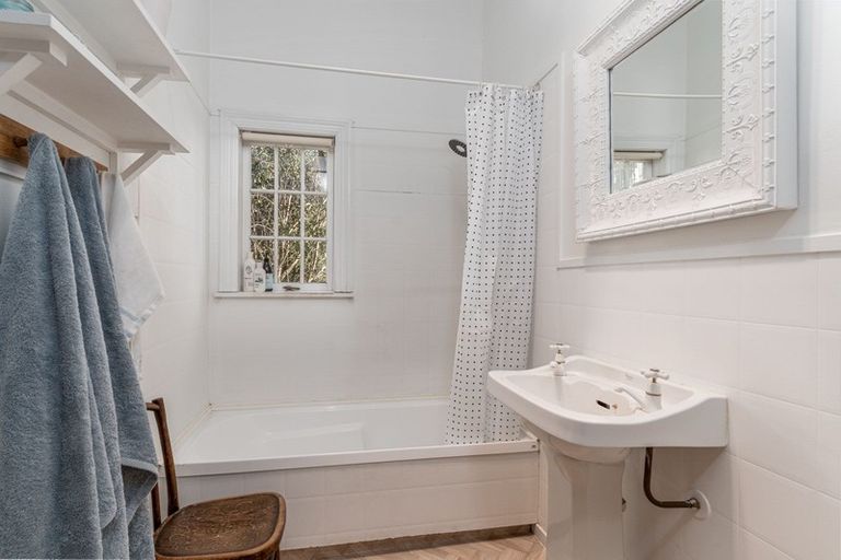 Photo of property in 6 Portland Road, Carterton, 5713