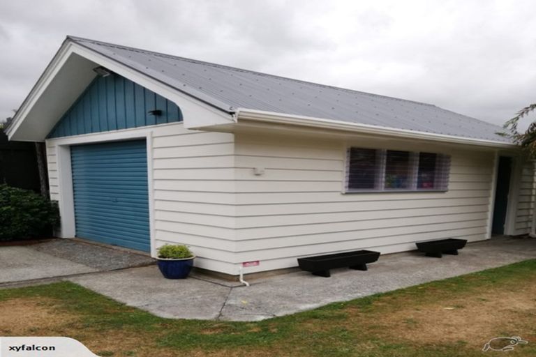 Photo of property in 35 Mountbatten Grove, Clouston Park, Upper Hutt, 5018