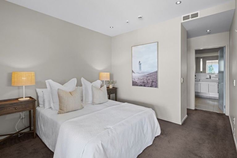 Photo of property in 213/7 Humber Street, Pandora, Napier, 4110