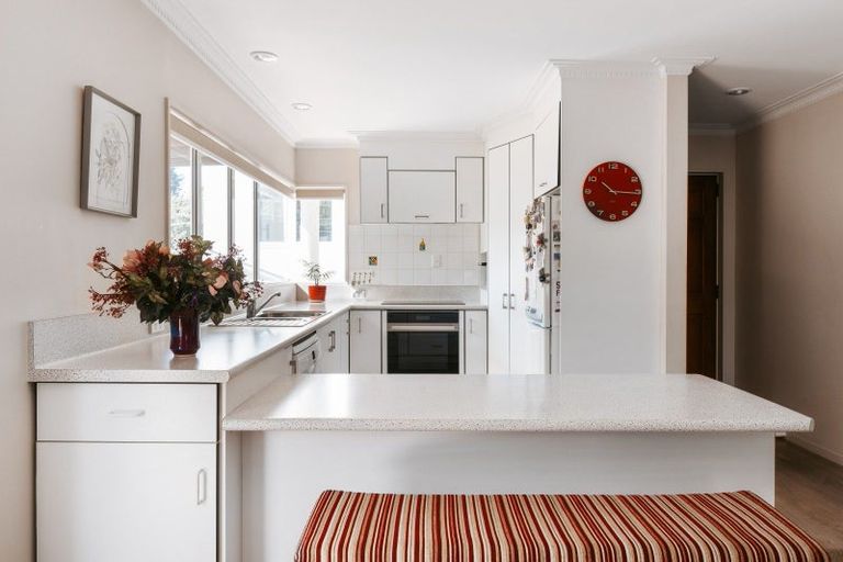 Photo of property in 125 Welcome Bay Road, Welcome Bay, Tauranga, 3112