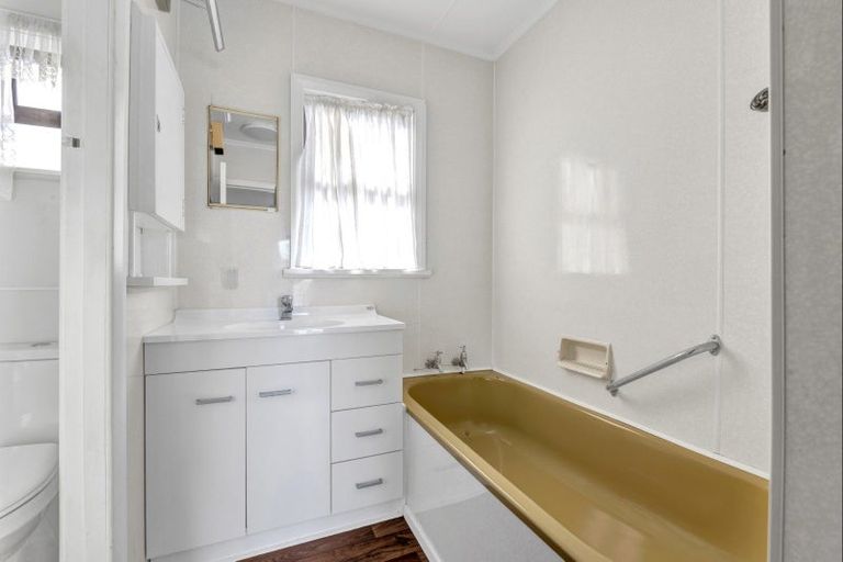 Photo of property in 102 Brecon Road, Stratford, 4332