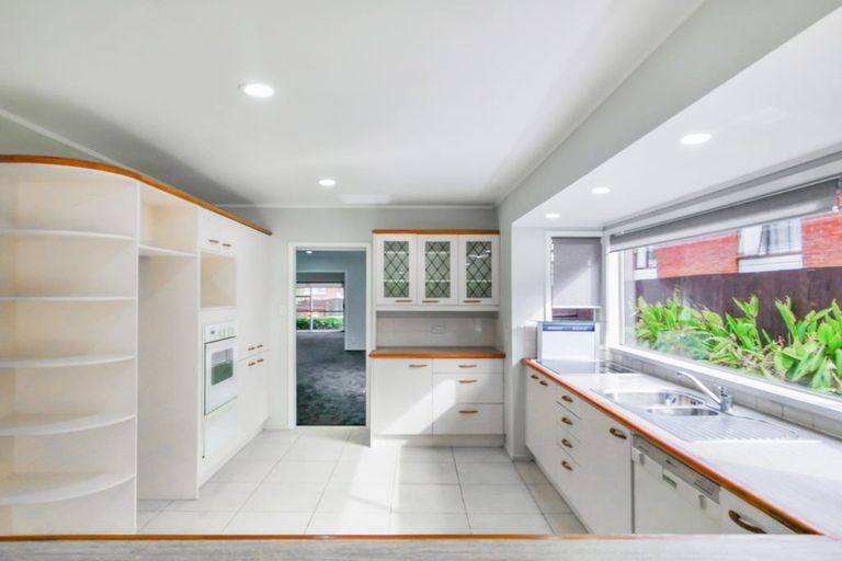 Photo of property in 38 Luton Avenue, Sunnyhills, Auckland, 2010