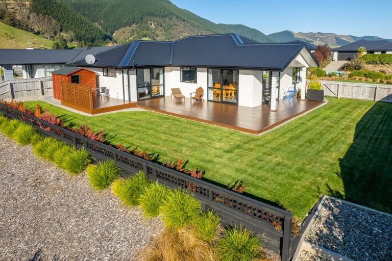 Photo of property in 8 Huntaway Close, Stoke, Nelson, 7011