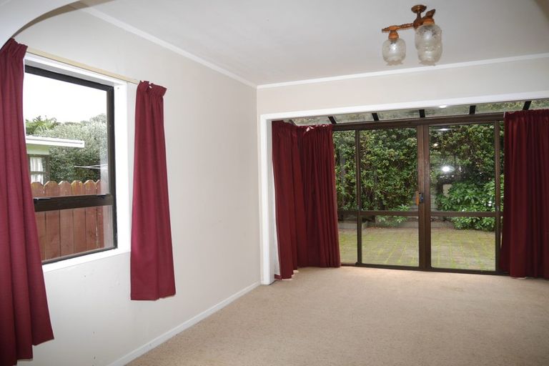 Photo of property in 72 Aorangi Road, Paraparaumu, 5032