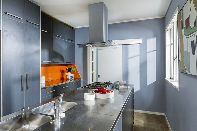 Photo of property in 78a Lake Road, Narrow Neck, Auckland, 0624