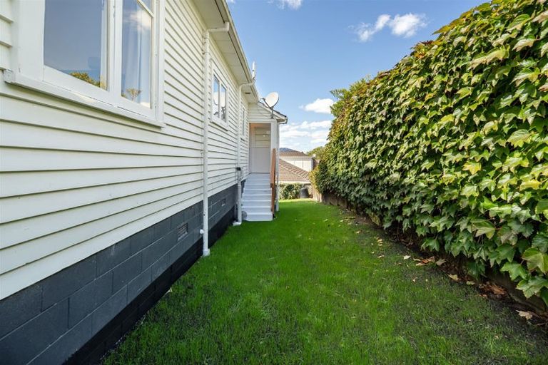 Photo of property in 2/5 Elderwood Lane, Belmont, Auckland, 0622