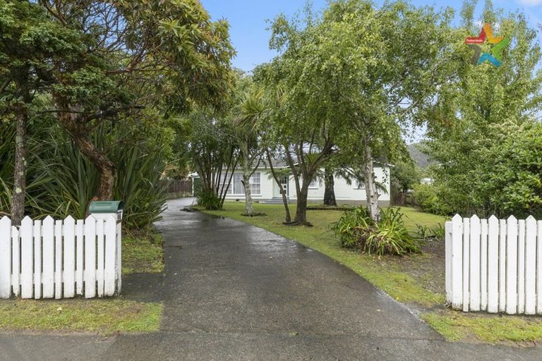 Photo of property in 16 Mimihau Grove, Wainuiomata, Lower Hutt, 5014