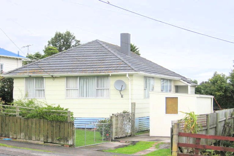 Photo of property in 41 Puriri Street, Helensville, 0800