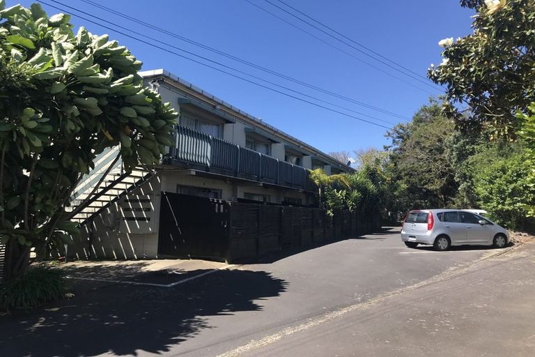 Photo of property in 1/4 Wynyard Road, Mount Eden, Auckland, 1024