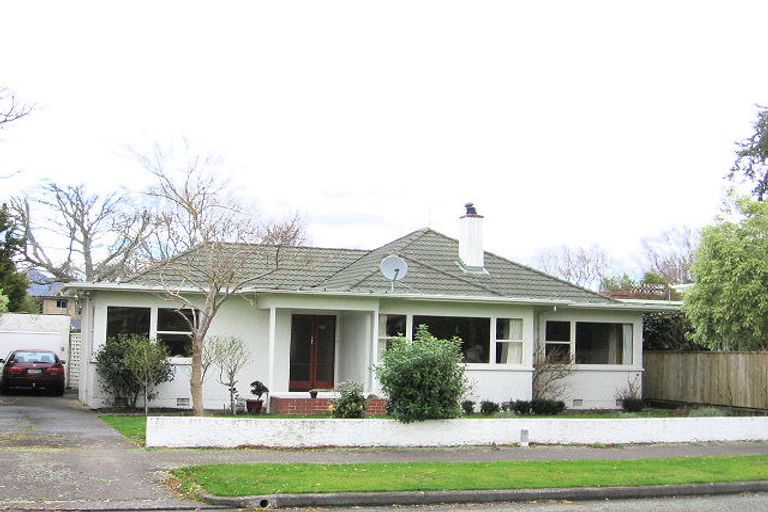 Photo of property in 12 Hardie Street, Hokowhitu, Palmerston North, 4410