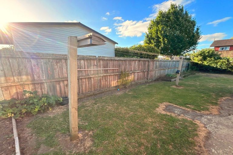 Photo of property in 77 Garreg Road, Bryndwr, Christchurch, 8052