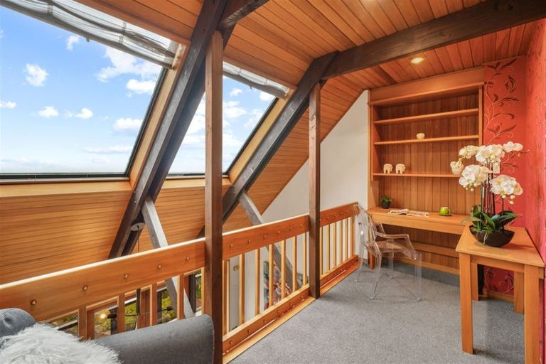 Photo of property in 202b Mount Pleasant Road, Mount Pleasant, Christchurch, 8081