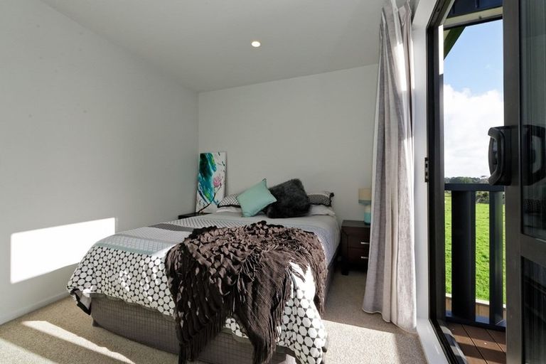 Photo of property in 51 Carder Court, Hobsonville, Auckland, 0618