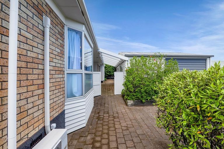 Photo of property in 3 Del Mar Place, Merrilands, New Plymouth, 4312