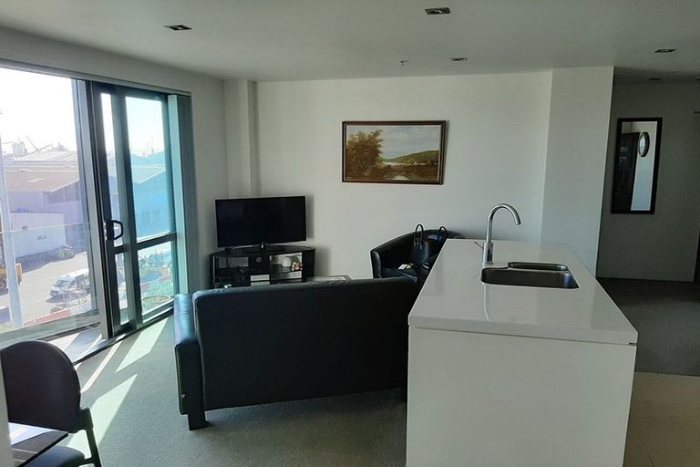 Photo of property in The Docks Apartments, 524/8 Dockside Lane, Auckland Central, Auckland, 1010