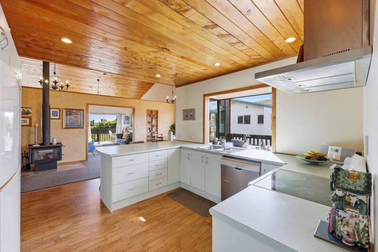 Photo of property in 166 Torkar Road, Clarks Beach, 2122