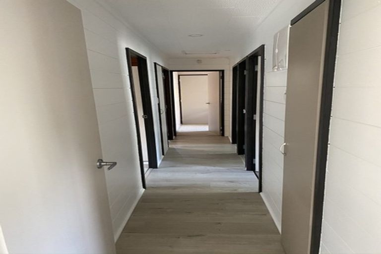 Photo of property in 1/690 Beach Road, Browns Bay, Auckland, 0630