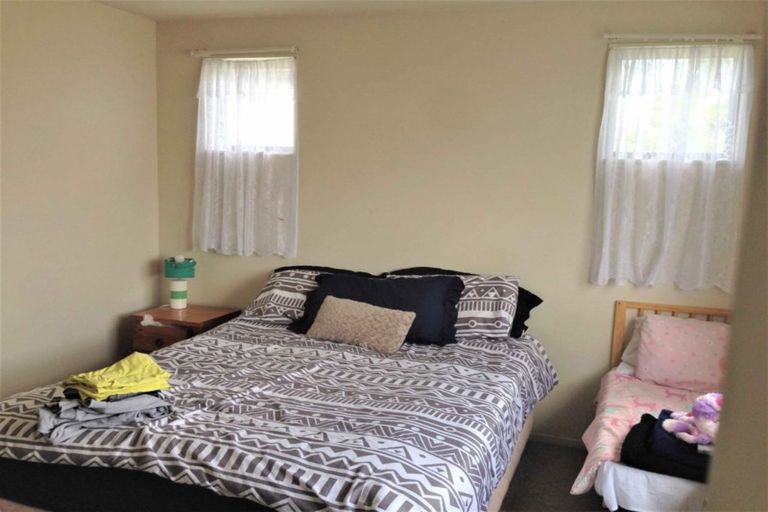 Photo of property in 36 Woodbank Drive, Glen Eden, Auckland, 0602