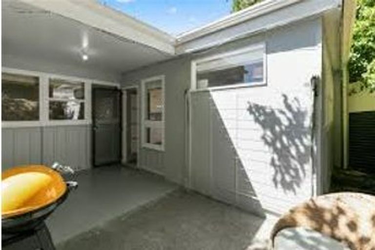 Photo of property in 24a Deller Grove, Silverstream, Upper Hutt, 5019