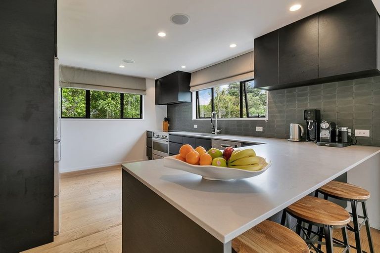 Photo of property in 28 Valhalla Drive, Beach Haven, Auckland, 0626