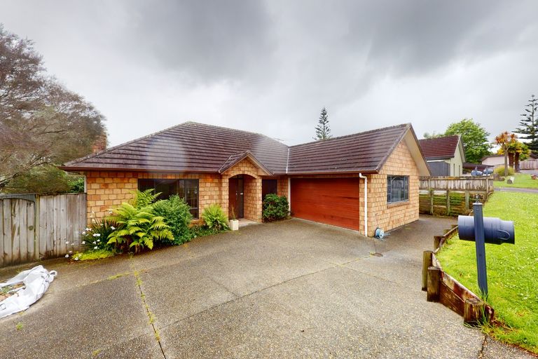 Photo of property in 4 Beirut Court, The Gardens, Auckland, 2105