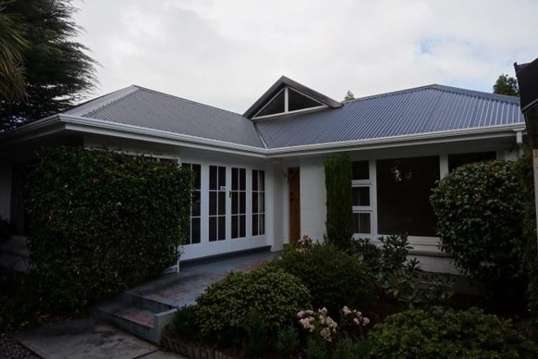 Photo of property in 215 Memorial Avenue, Burnside, Christchurch, 8053