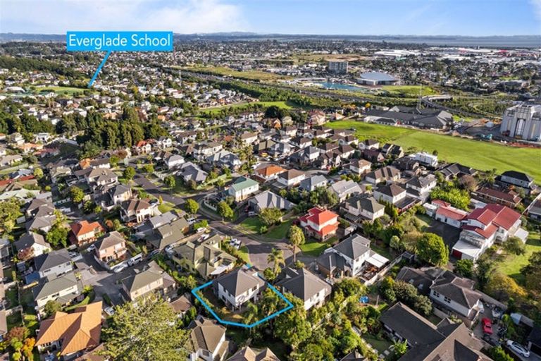 Photo of property in 43 Chieftain Rise, Goodwood Heights, Auckland, 2105