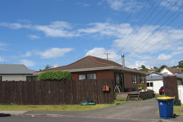 Photo of property in 12 Cabello Place, Unsworth Heights, Auckland, 0632