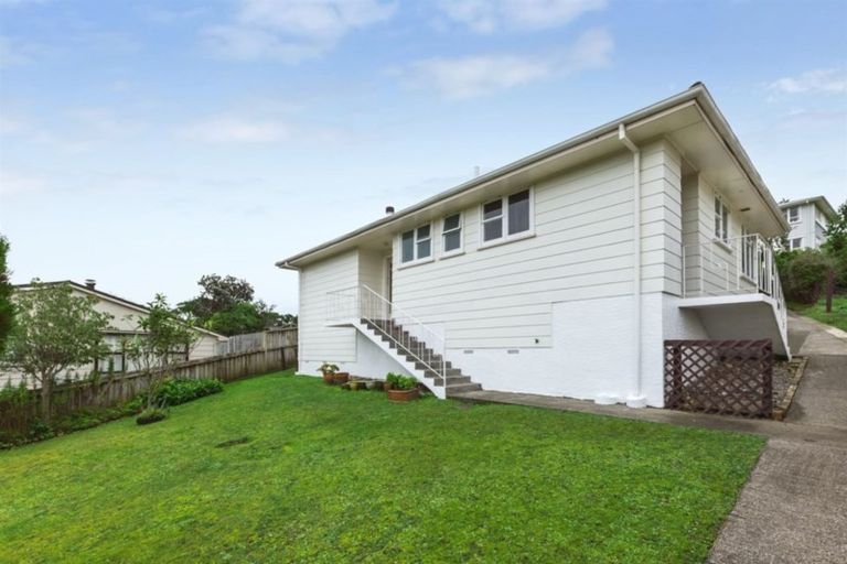 Photo of property in 17 Kalingo Street, Waitangirua, Porirua, 5024