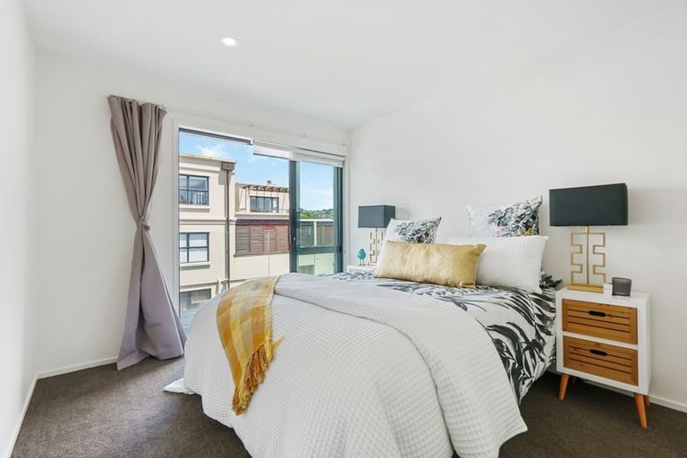 Photo of property in 419a Beach Road, Mairangi Bay, Auckland, 0630