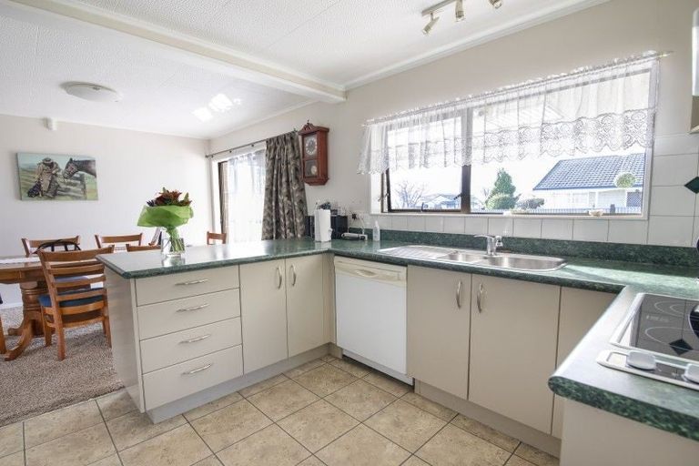 Photo of property in 165 Tait Drive, Greenmeadows, Napier, 4112