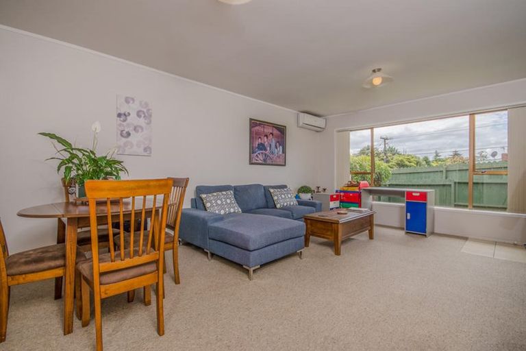 Photo of property in 58 Strid Road, Te Atatu South, Auckland, 0610