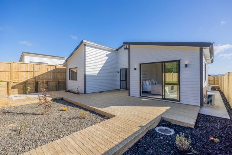 Photo of property in 30 Paihere Street, Huapai, Kumeu, 0810