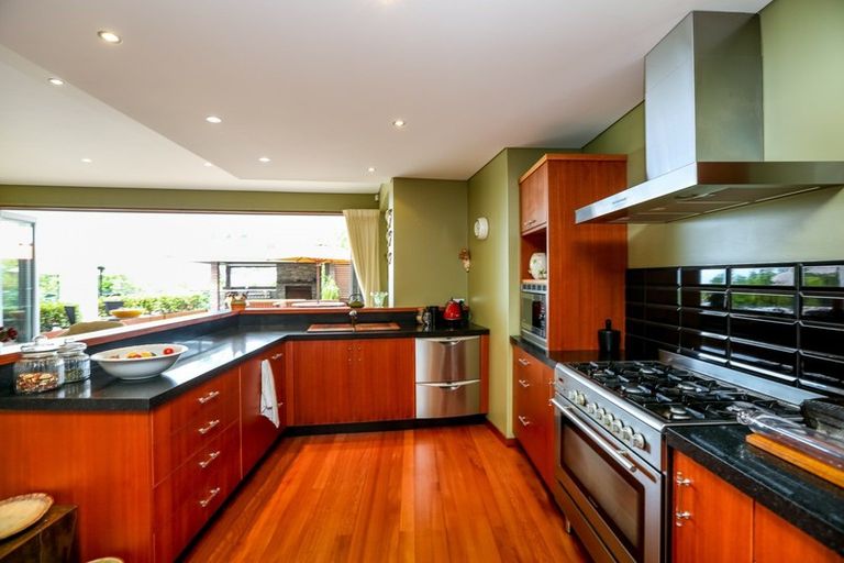 Photo of property in 531 South Road, Omata, New Plymouth, 4374