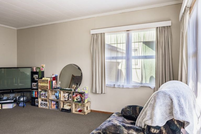 Photo of property in 2/210 Grove Road, Mayfair, Hastings, 4122