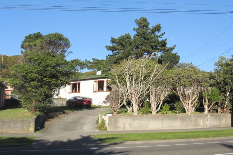 Photo of property in 115 Stokes Valley Road, Stokes Valley, Lower Hutt, 5019