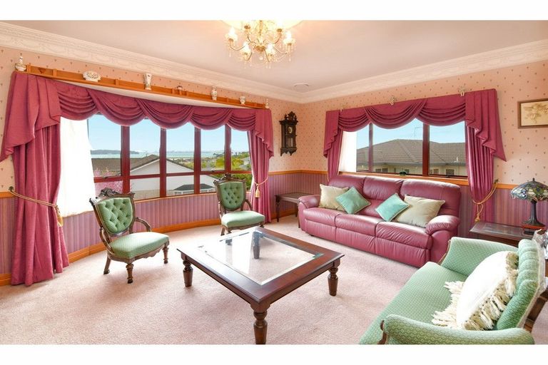 Photo of property in 54 Cherub Place, West Harbour, Auckland, 0618