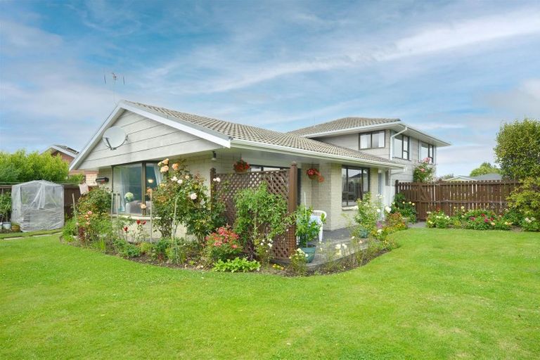 Photo of property in 12 Juniper Place, Burnside, Christchurch, 8053