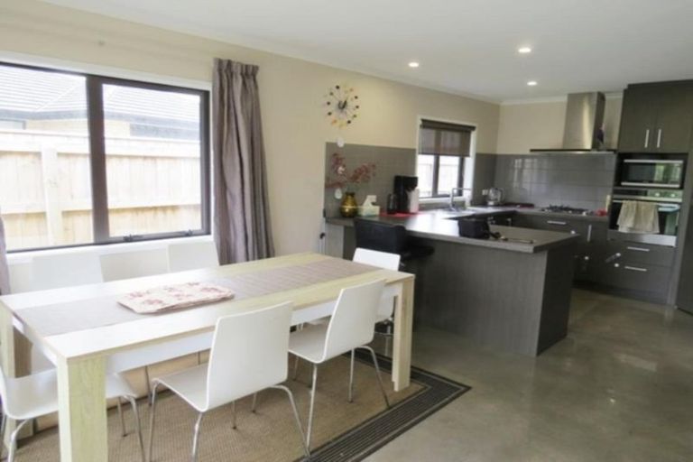 Photo of property in 35 Cyrus Street, Whalers Gate, New Plymouth, 4310